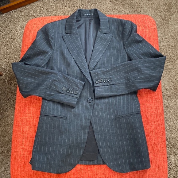 THEORY Pinstripe Stripe Grey Wool Tailored Blazer - Picture 3 of 11